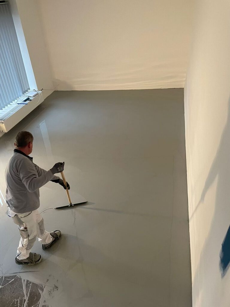 Fugenloser Boden RENOTEC.HAUS Renovieren & Sanieren